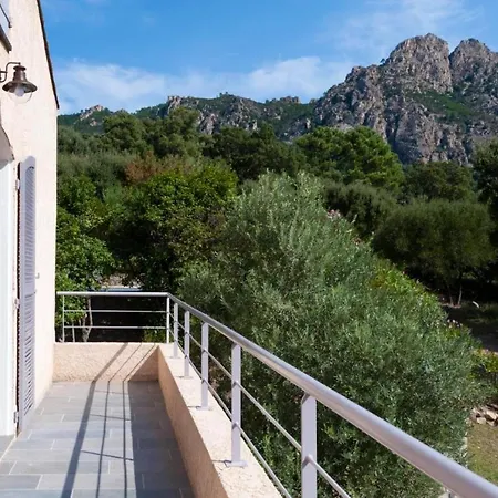 De 3 Chambres Avec Piscine Privee Et Jardin Clos A Villa *