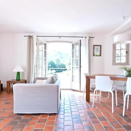 De 3 Chambres Avec Piscine Privee Et Jardin Clos A Villa *